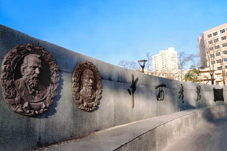 太原理工大学：中西广场